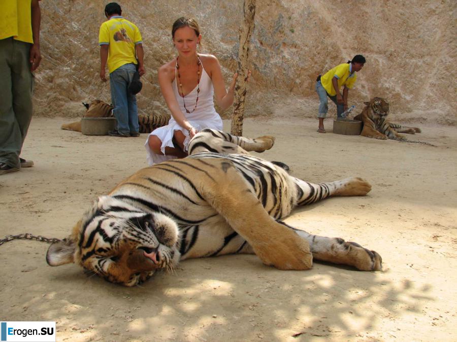 oops boobs lit up. Part 4. Photo 21