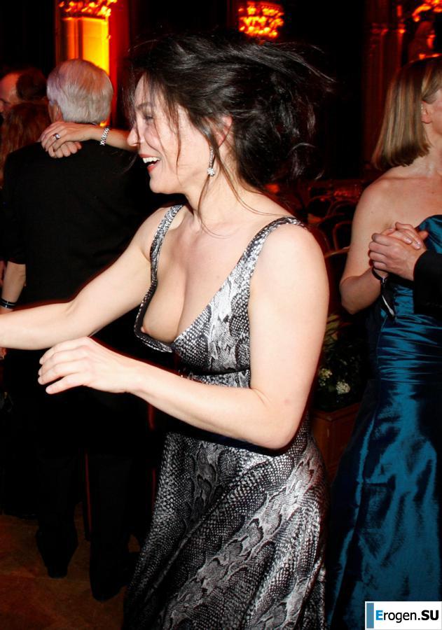 oops boobs lit up. Part 4. Photo 8