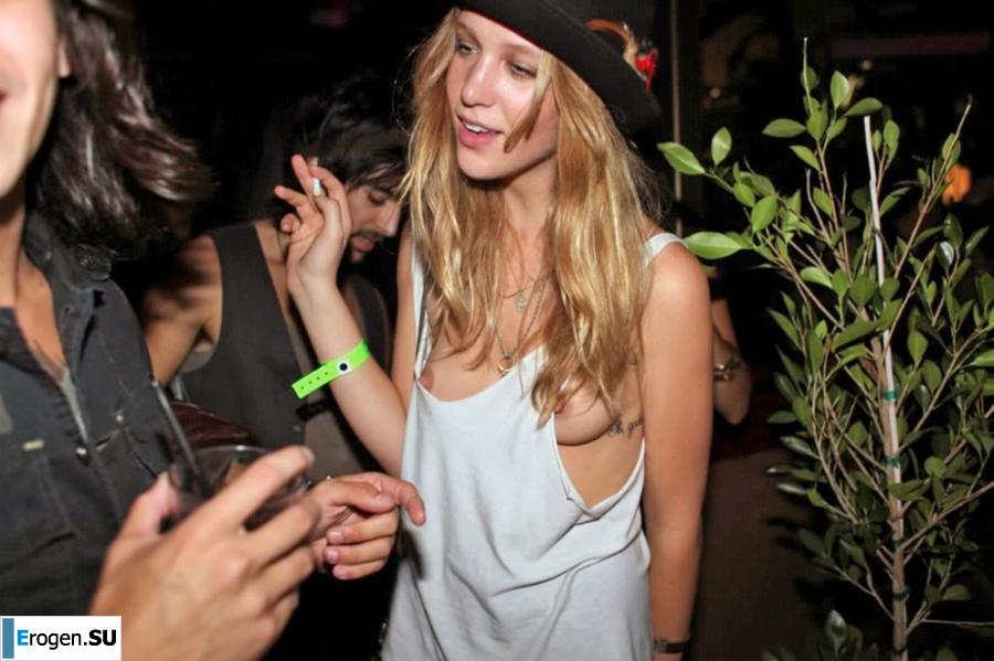 упс сиськи засветила. Часть 5. Фото 13