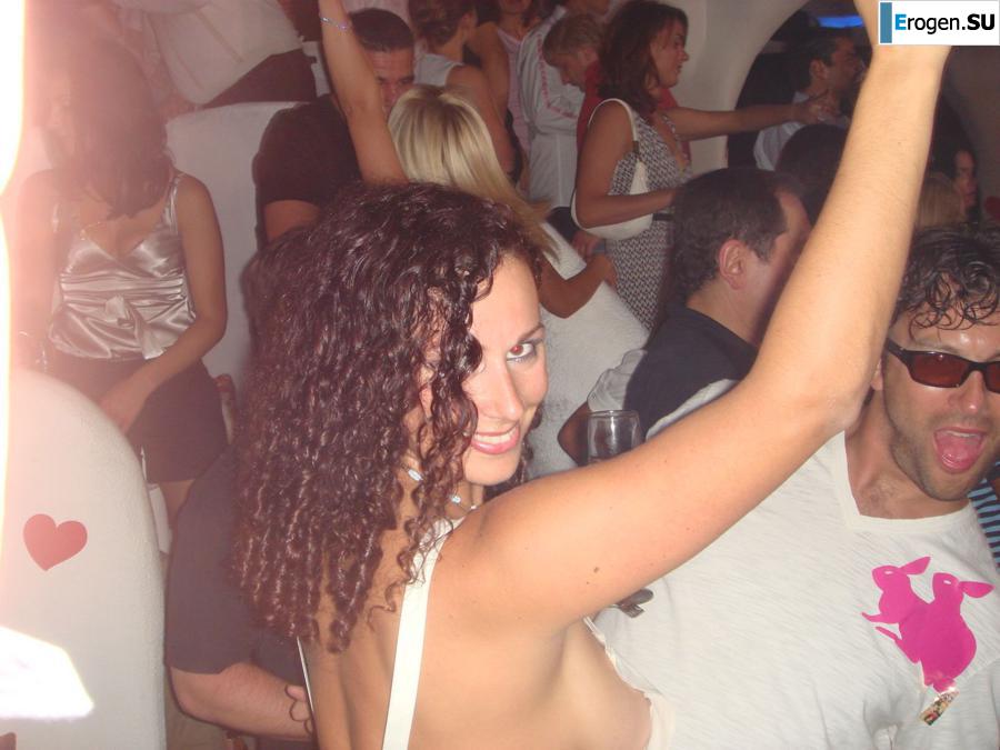 упс сиськи засветила. Часть 5. Фото 25