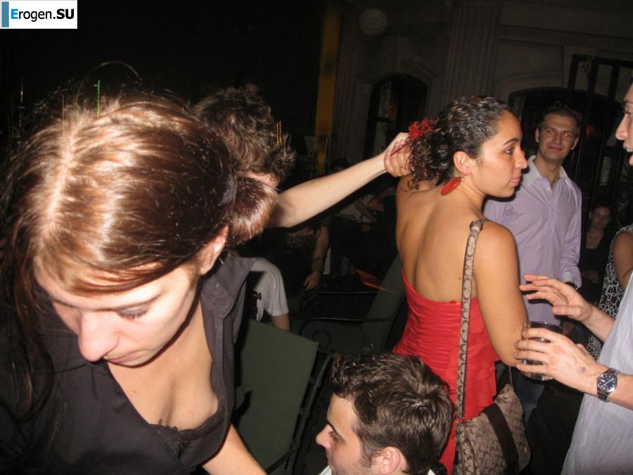 упс сиськи засветила. Часть 5. Фото 6