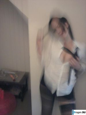 Pretty brunette in stockings. Part 2. Thumb 23