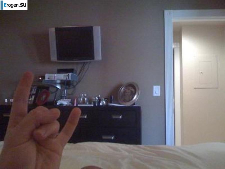 Smiling brunette with everlasting nipples. Part 5. Photo 11