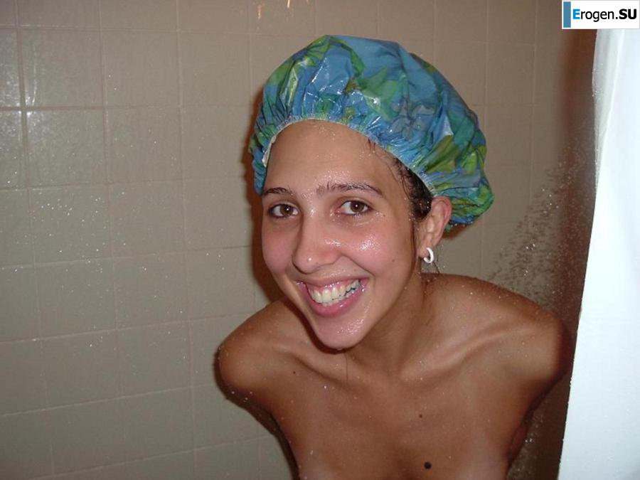 Smiling brunette with everlasting nipples. Part 5. Photo 23