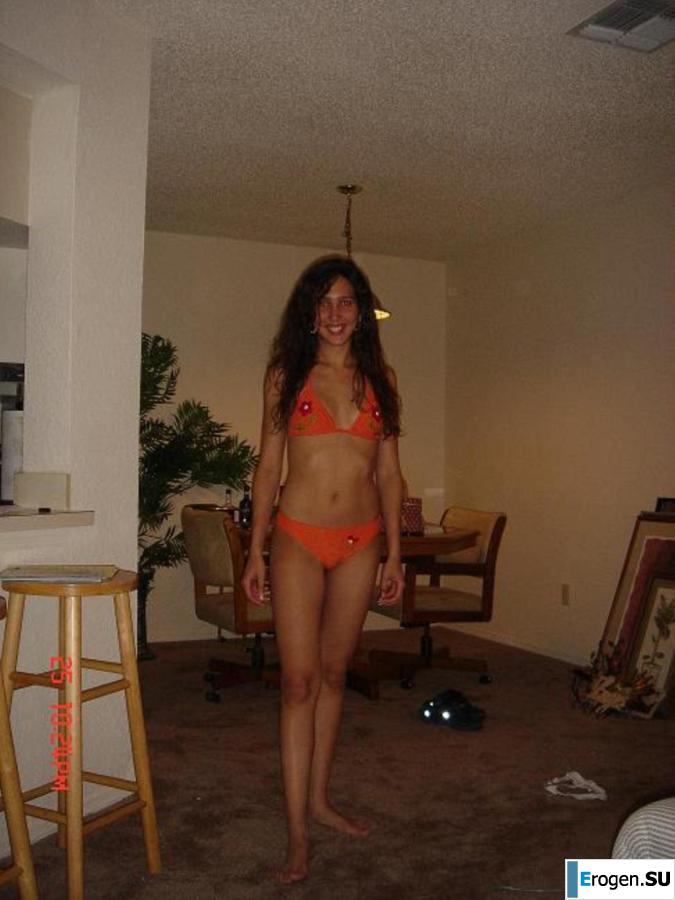 Smiling brunette with everlasting nipples. Part 5. Photo 27