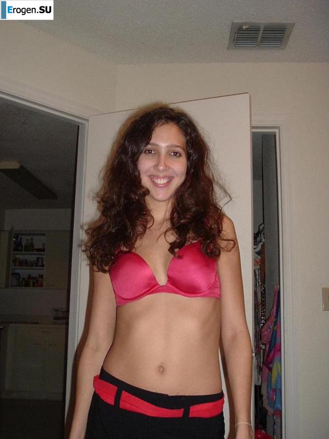 Smiling brunette with everlasting nipples. Part 5. Photo 30