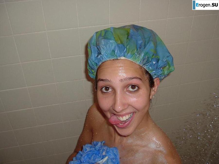 Smiling brunette with everlasting nipples. Part 5. Photo 38