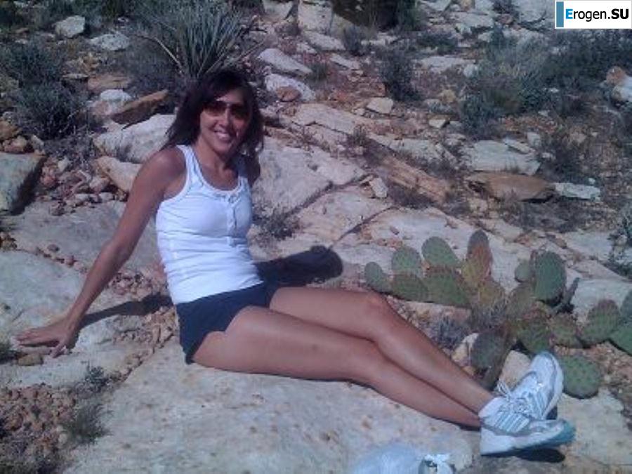 Smiling brunette with everlasting nipples. Part 5. Photo 7