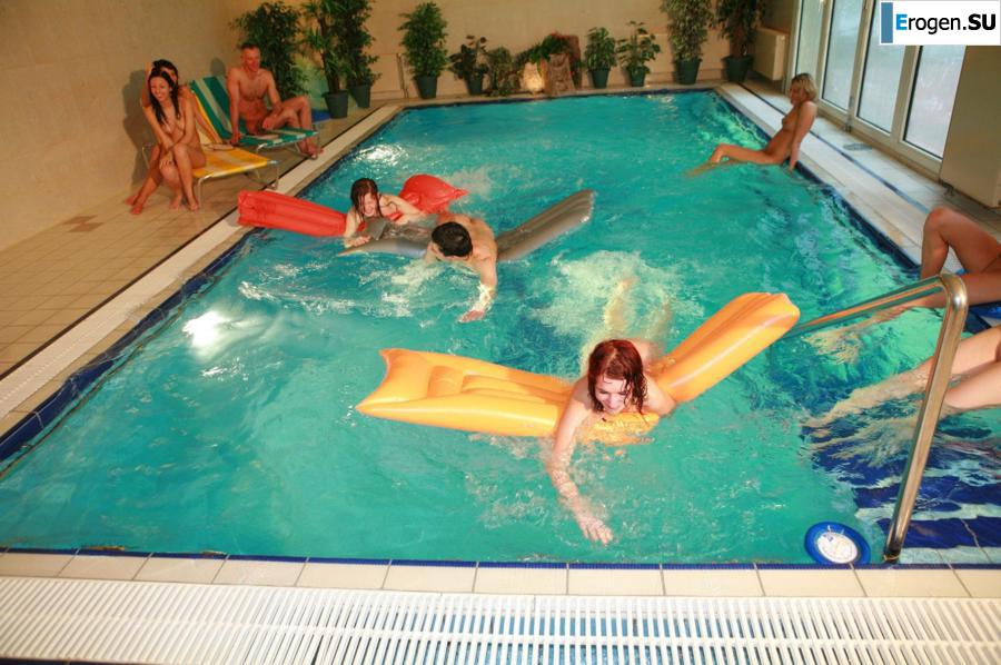 Чешские нудисты в бассейне. Часть 3. Фото 33