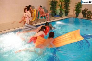 Чешские нудисты в бассейне. Часть 3. Эскиз 24