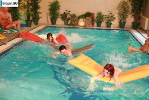 Чешские нудисты в бассейне. Часть 3. Эскиз 30