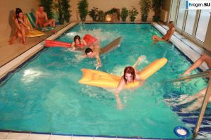 Чешские нудисты в бассейне. Часть 3. Эскиз 32