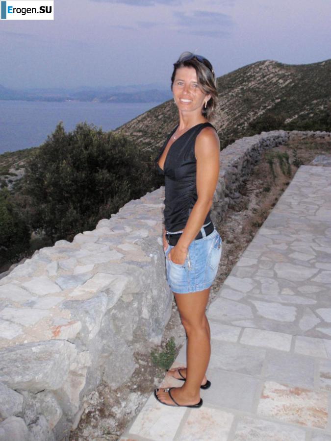 упс сиськи засветила. Часть 6. Фото 3