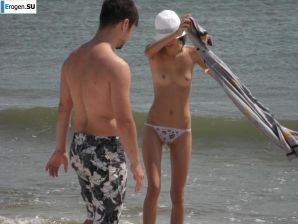 Topless thin girl on the beach. Part 3. Thumb 16