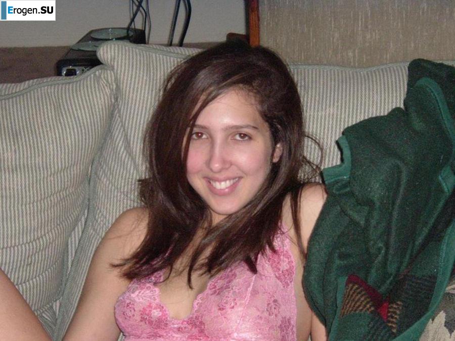 Улыбчивая брюнетка с вечностоящими сосками. Часть 6. Фото 19