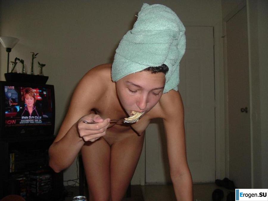 Улыбчивая брюнетка с вечностоящими сосками. Часть 6. Фото 29