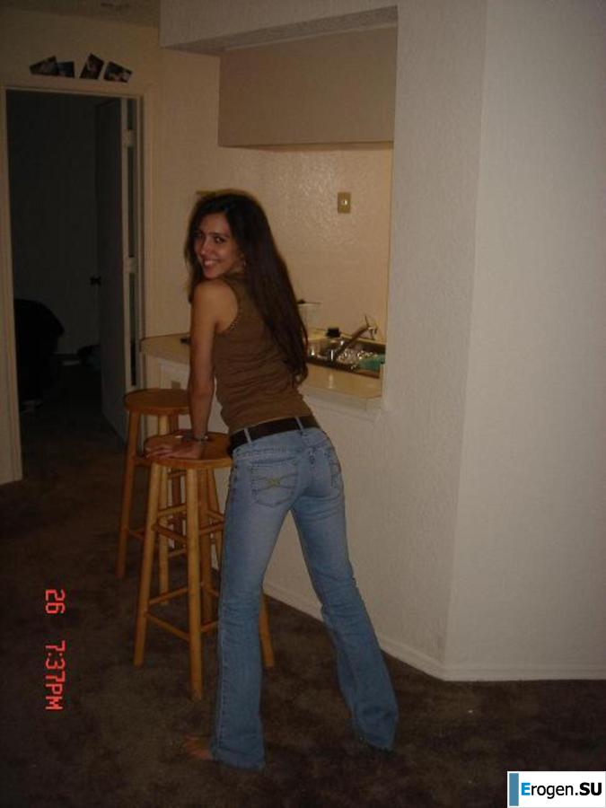 Улыбчивая брюнетка с вечностоящими сосками. Часть 6. Фото 32