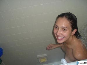 Улыбчивая брюнетка с вечностоящими сосками. Часть 6. Эскиз 17