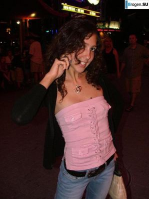 Улыбчивая брюнетка с вечностоящими сосками. Часть 6. Эскиз 5