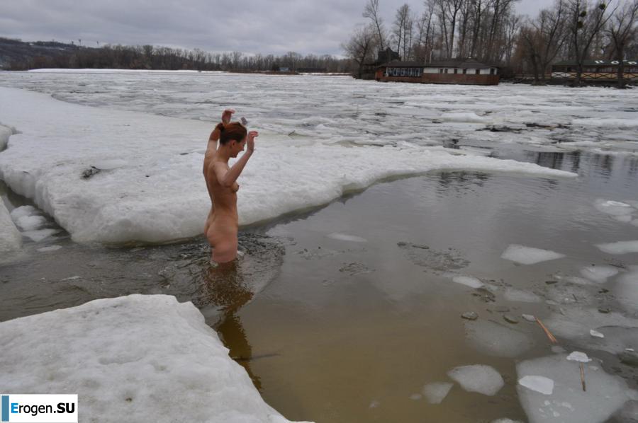 Ukrainian nudists in winter. Part 3. Photo 16