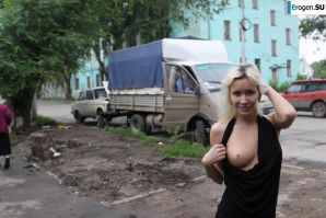Nastya from Samara walks around the city and shows herself. Part 19. Thumb 6