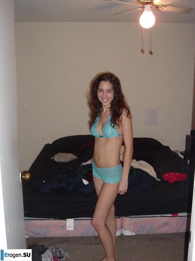 Улыбчивая брюнетка с вечностоящими сосками. Часть 7. Фото 10