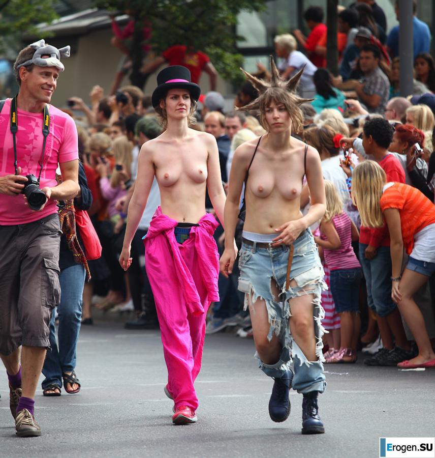 Public Nudity. Part 6. Photo 30