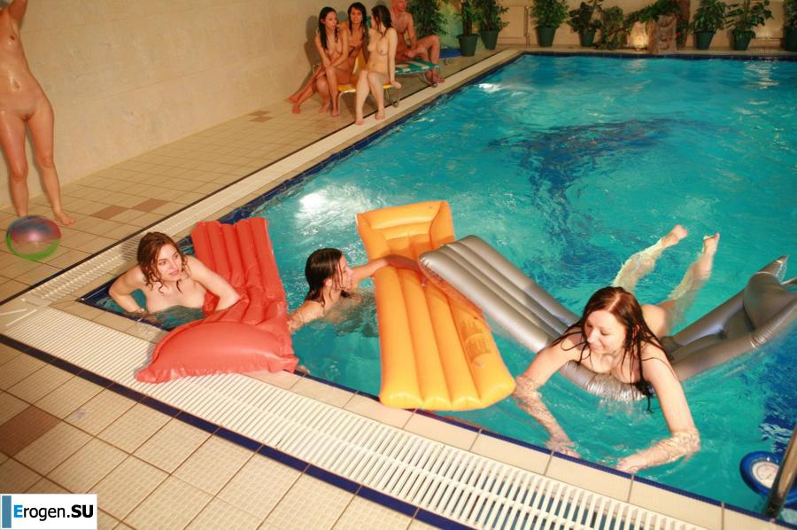 Чешские нудисты в бассейне. Часть 4. Фото 13