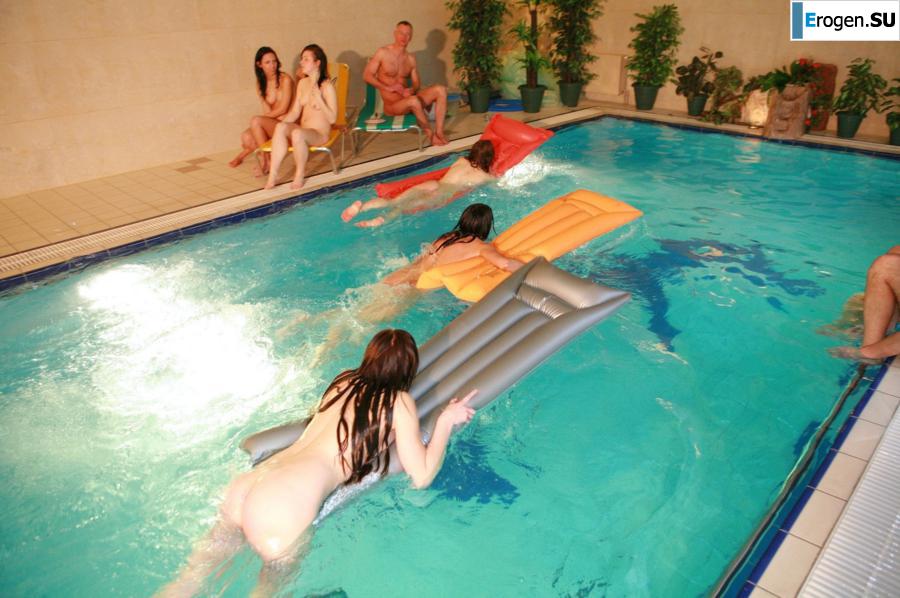 Чешские нудисты в бассейне. Часть 4. Фото 6