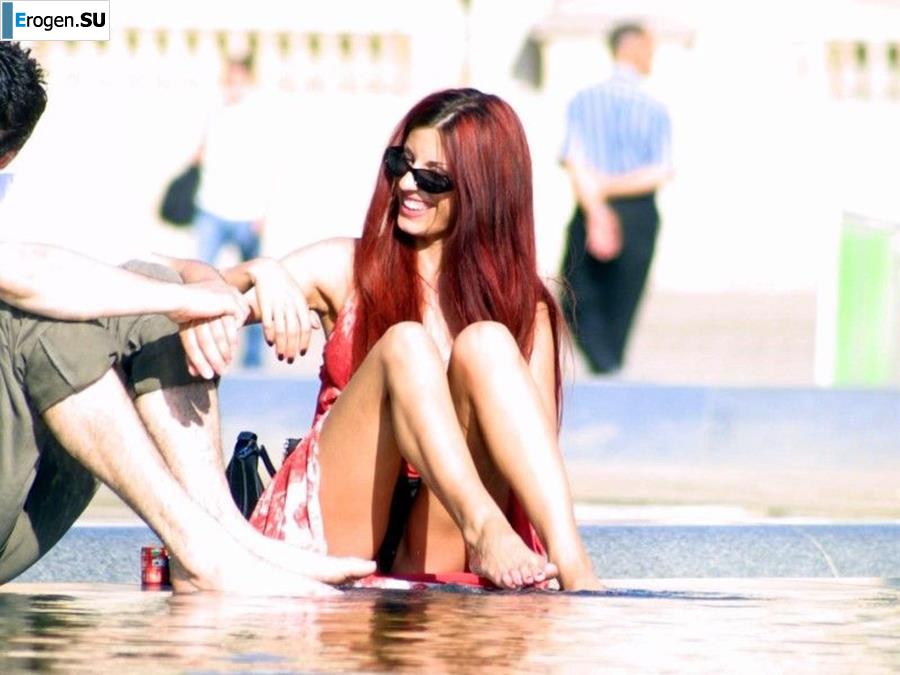 under the skirt. Photo 3