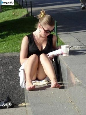 under the skirt. Thumb 10