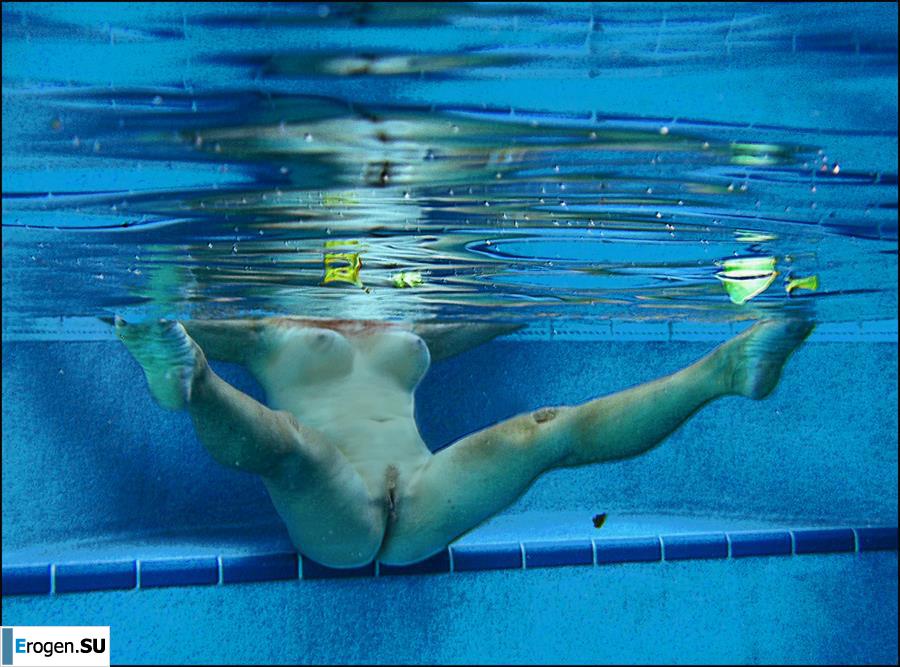 underwater girls. Photo 35
