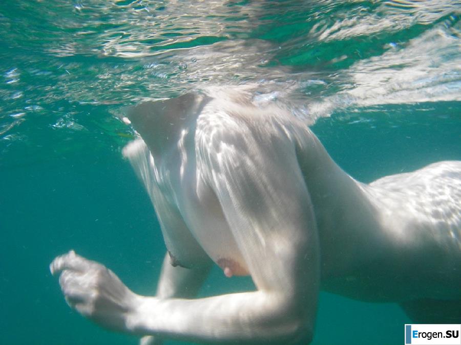 underwater girls. Photo 40