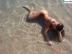 Posing at the hotel. Thumb 29