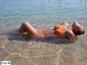 Posing at the hotel. Thumb 33