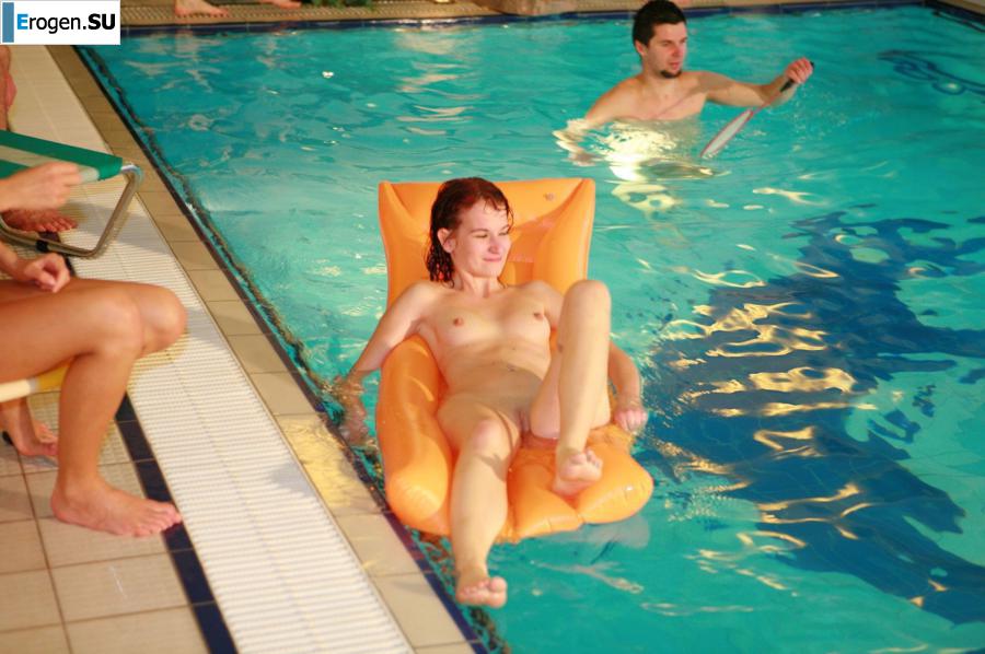 Чешские нудисты в бассейне. Часть 5. Фото 19