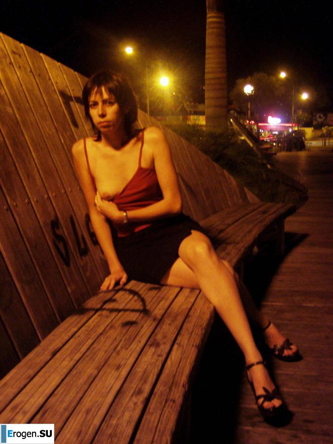 Французская бисексуальная брюнетка. Часть 12. Фото 30