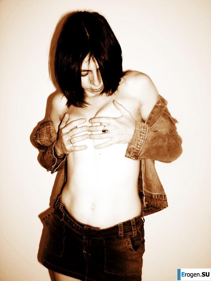 Французская бисексуальная брюнетка. Часть 12. Фото 34