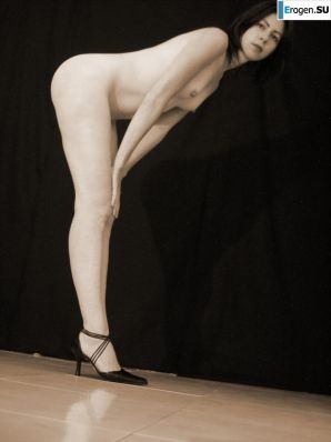 Французская бисексуальная брюнетка. Часть 13. Эскиз 22