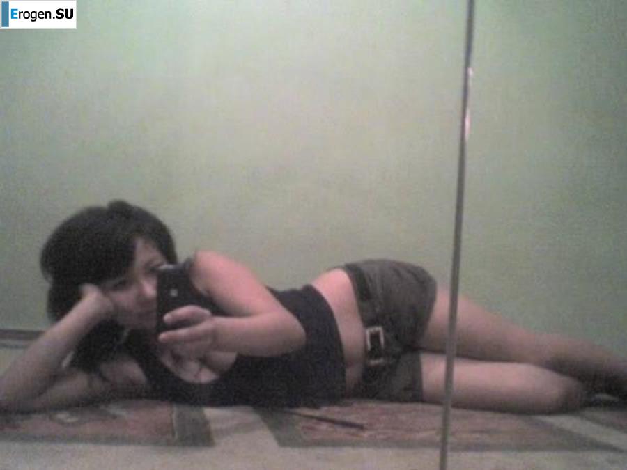 Ah, what legs. Photo 11