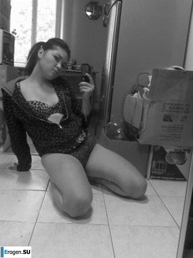 Ah, what legs. Photo 13