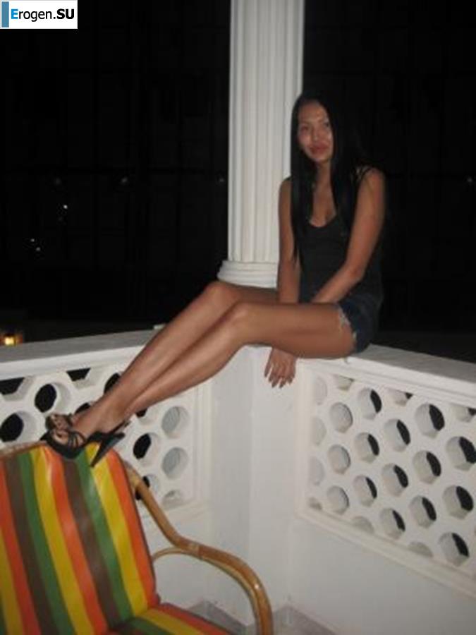 Ah, what legs. Photo 35