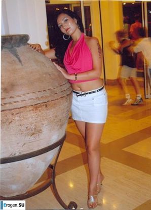 Ah, what legs. Thumb 32