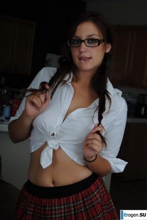 Любительская сьемка голых девушек. Часть 6. Эскиз 19