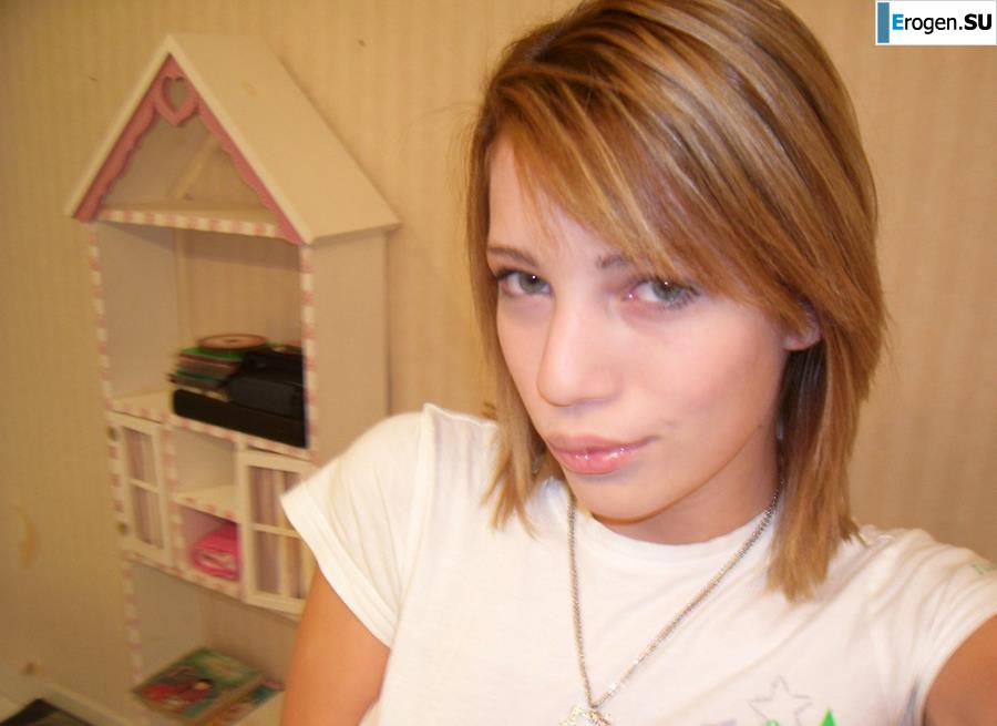 Posing for a friend. Photo 32