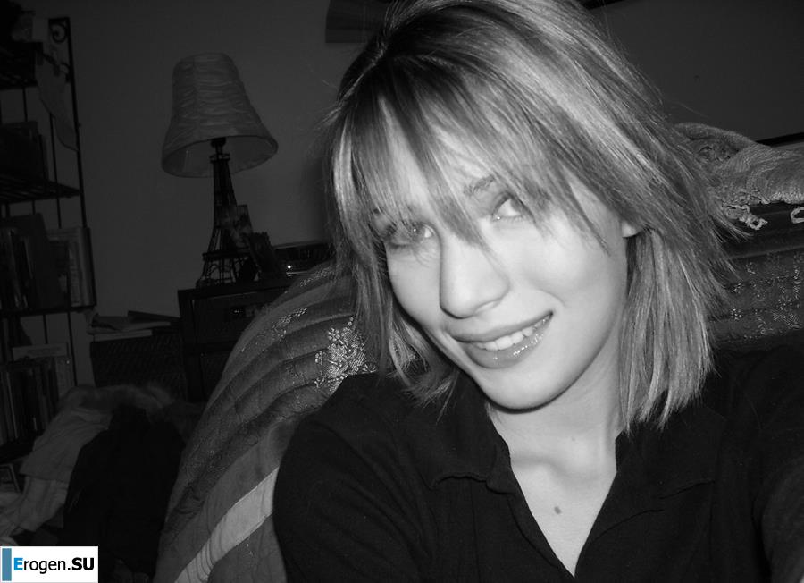 Posing for a friend. Photo 36