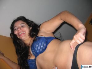 Brunette and languid. Thumb 11