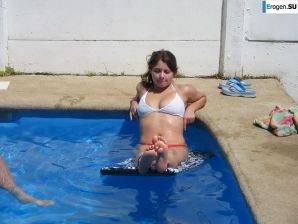 Brunette and languid. Thumb 21