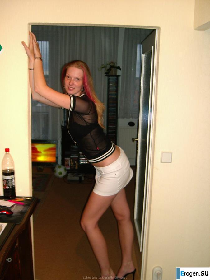 Red and Red German Woman. Photo 27