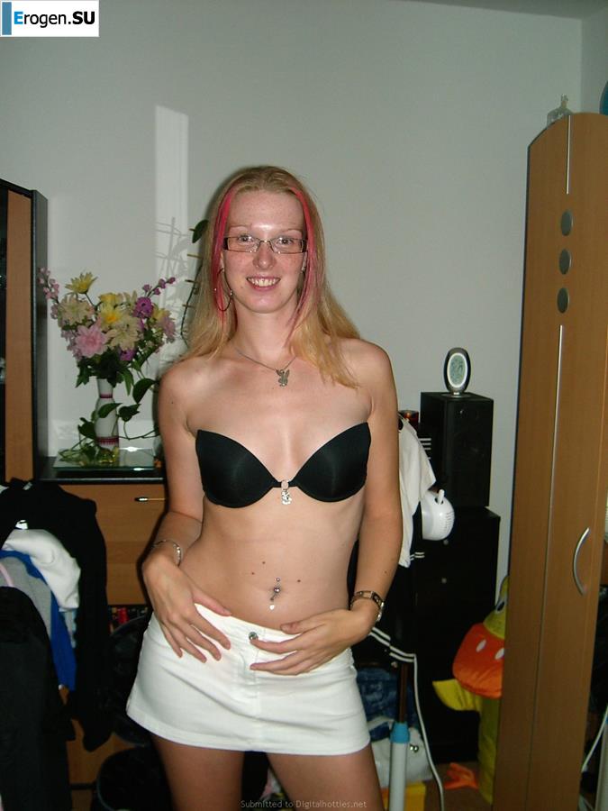 Red and Red German Woman. Photo 33